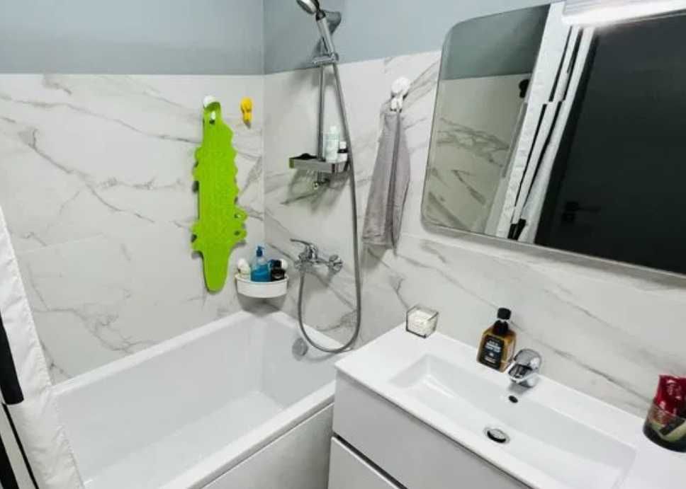 Дава се под наем Двустаен апартамент в Бургас, Зорница - 60 кв.м за 204 € - Снимка #1