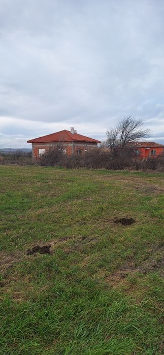 продавам  упи село Найден Герово