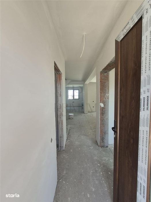 Duplex despartit - zona excelenta- toate utilitatile - posibilitate al
