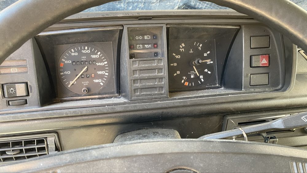 Vand/ VW Bus T3 / 2.1 Benzina / Automat/ Aer Conditionat/ Servo/ 6500€