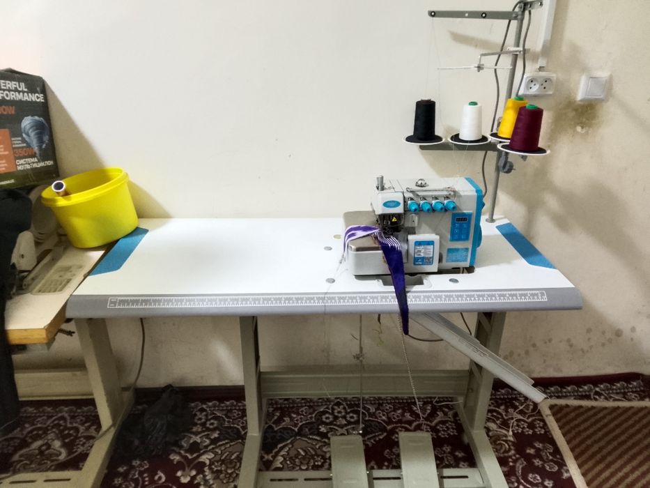 Averlok tikuv moshinasi