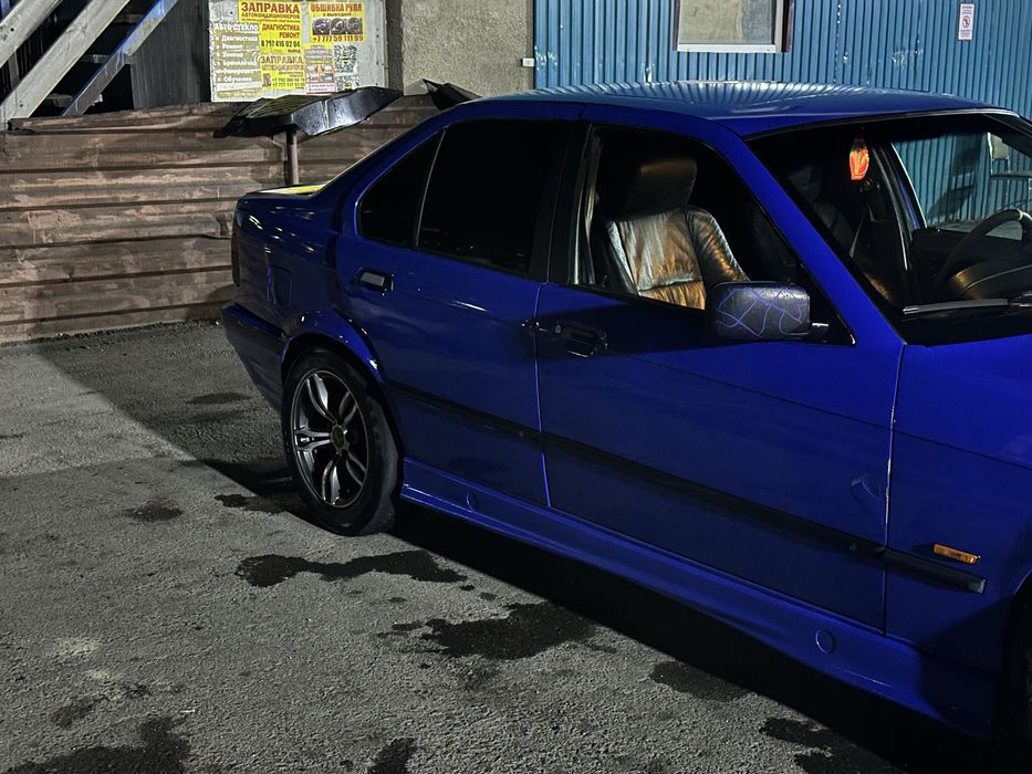 Bmw e36 m50b25 в хорошем состояние