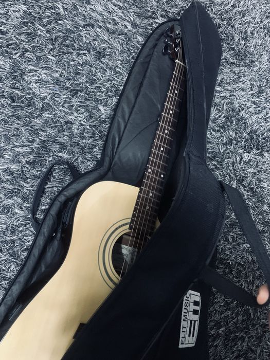 Chitară acustică Ibanez