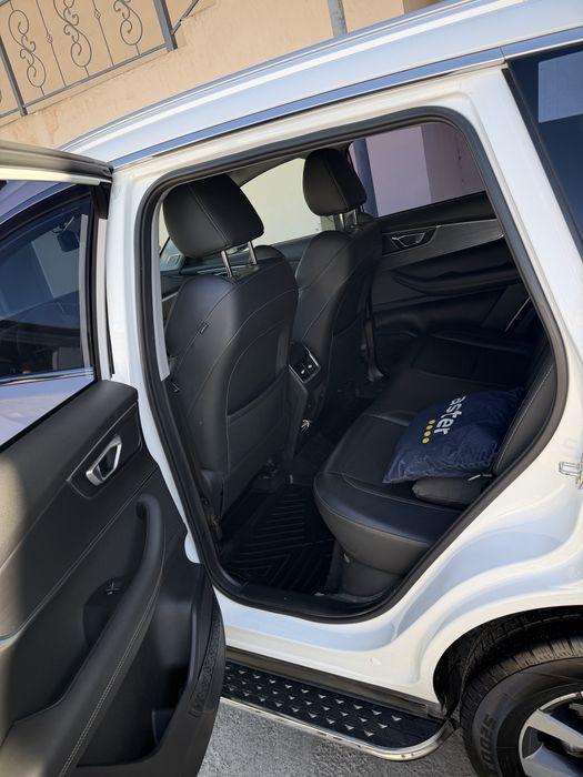 Продается CHERY белый чистый не битый