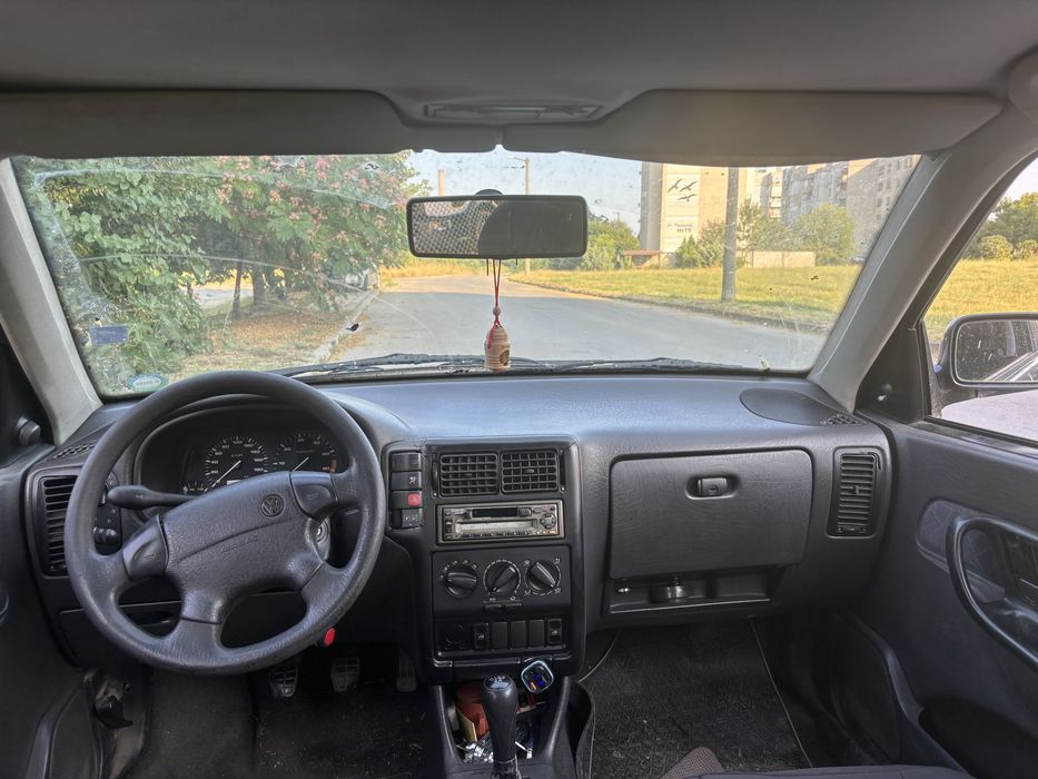 Volkswagen polo 1.6 75 коня бензин/газ