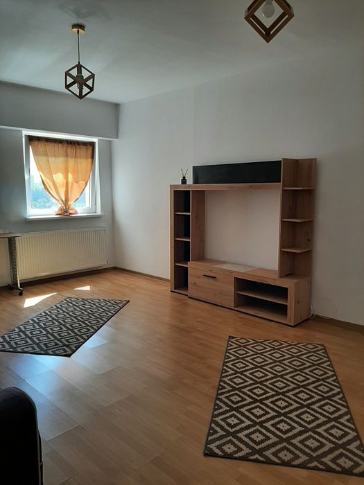 Închiriez apartament 2 camere decomandat ultra central