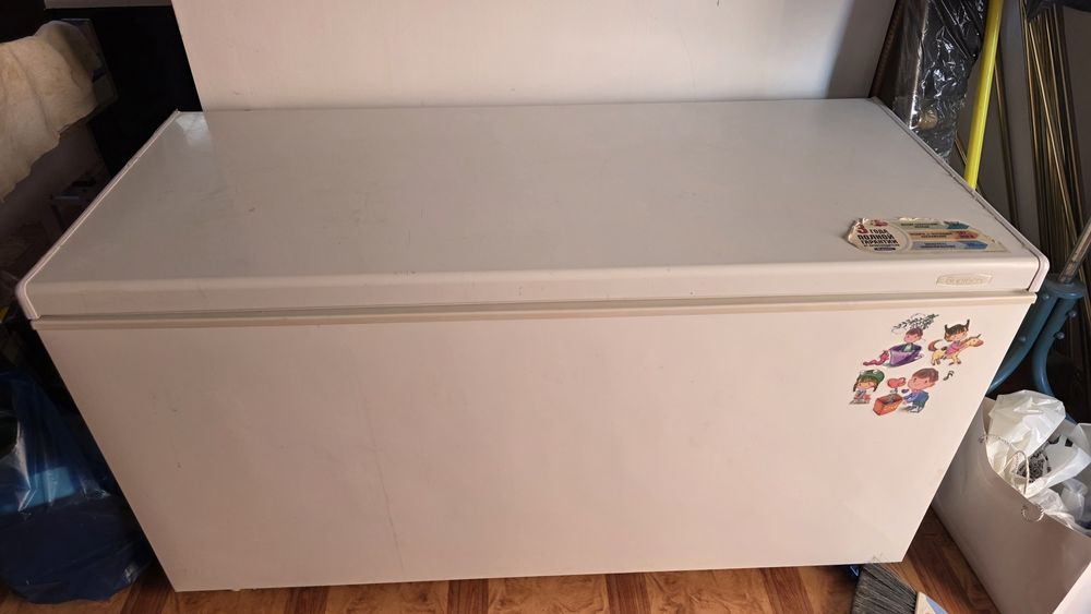 Продается морозилька 600л