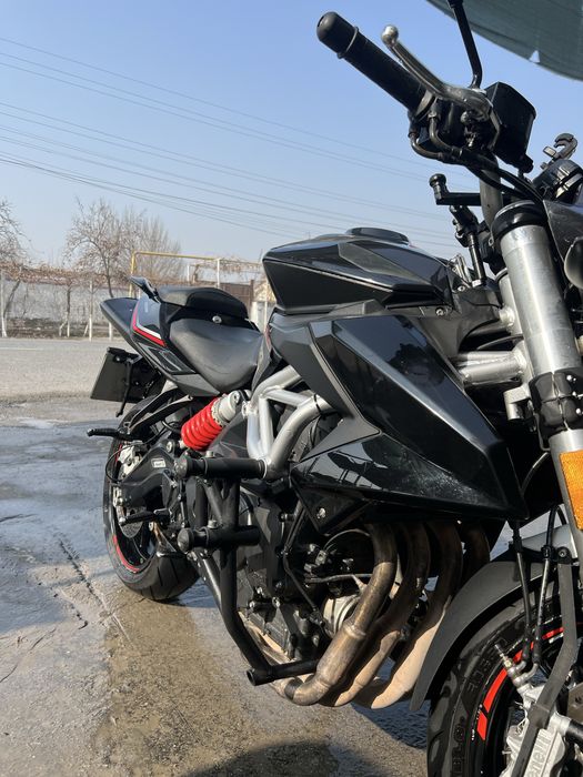 Moto Benelli  Tnt600i. Italia