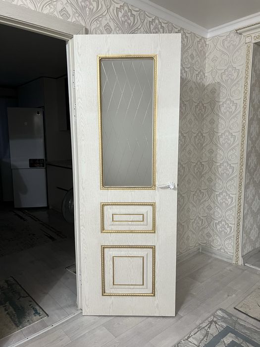 Продам двери 8штук