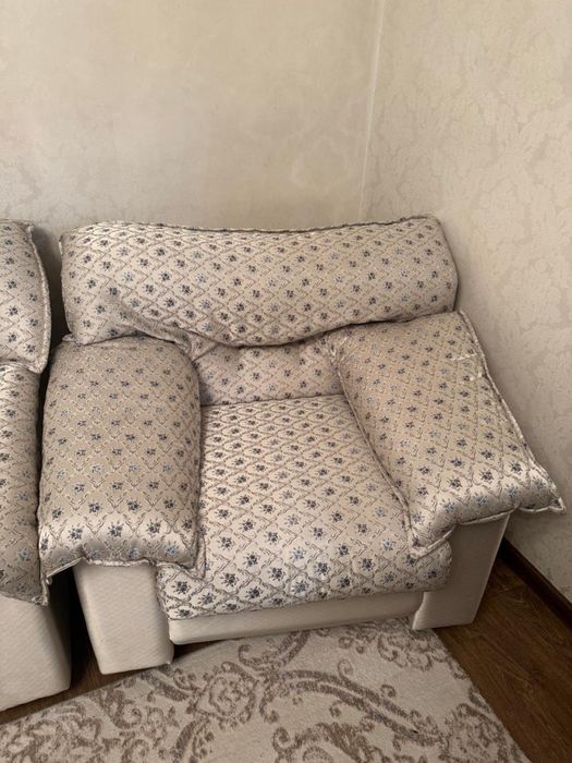 Диван и два кресла