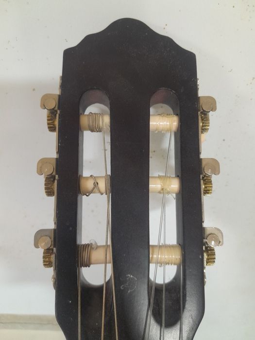 Gitara sotiladi sumkasi bilan