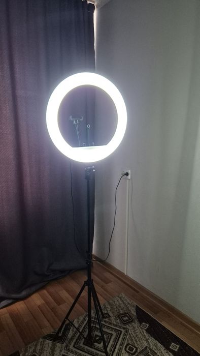 Лампа  кольцевая