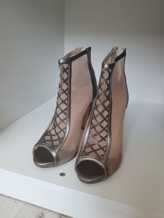 Женская обувь нарядная