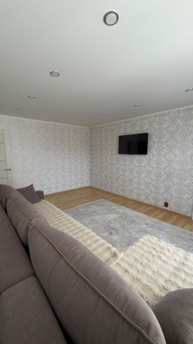 Сдам 2 комнатную квартиру район 17 школа