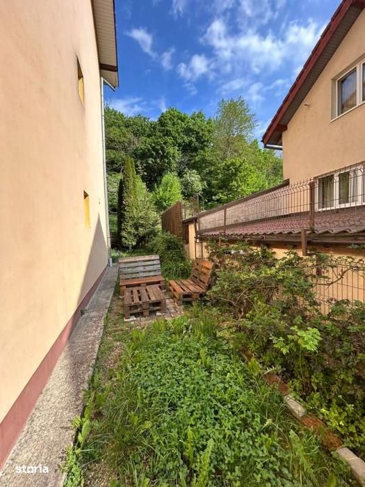 Apartament 3 camere cu curte de 65 mp si 2 parcari | Floresti