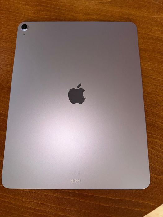 Продавам iPad Air 13(M3)