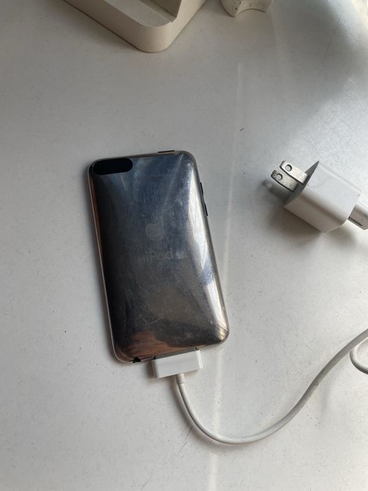 Ipod apple -  mp3 плеер. 8 gb.