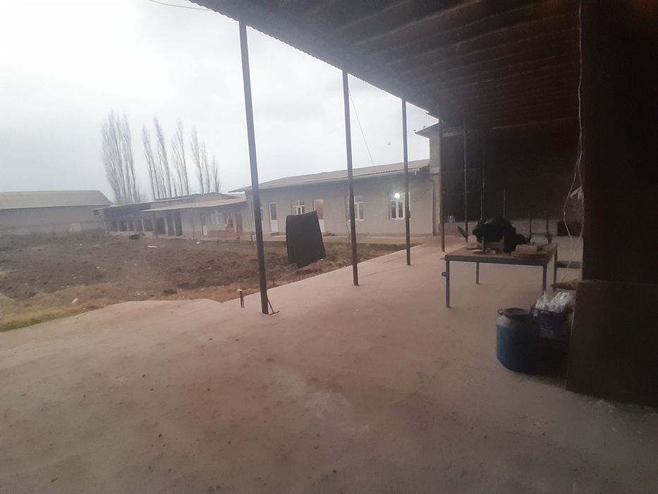 Uy sotiladi hamma sharoitlari bor