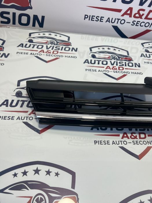 Grila Frontala/Centrala/Radiator OEM Suport Acc Vw Golf 7