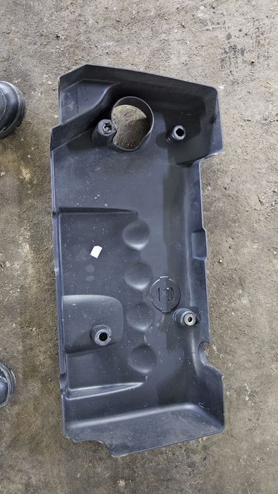 Крышка на двигатель, ниссан примера