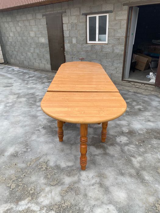 Стол для кухни..