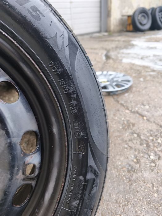 Genți de vânzare cu tot cu cauciucuri și capace  pt Seat WV Golf Skoda