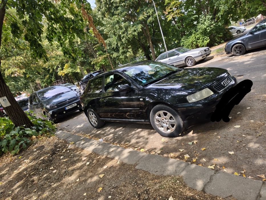 Лек автомобил Ауди А3 8L
