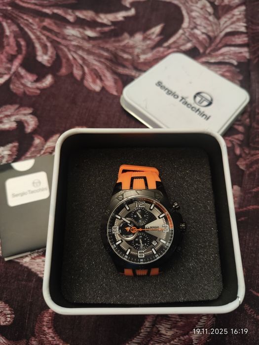 Часовник Sergio Tacchini