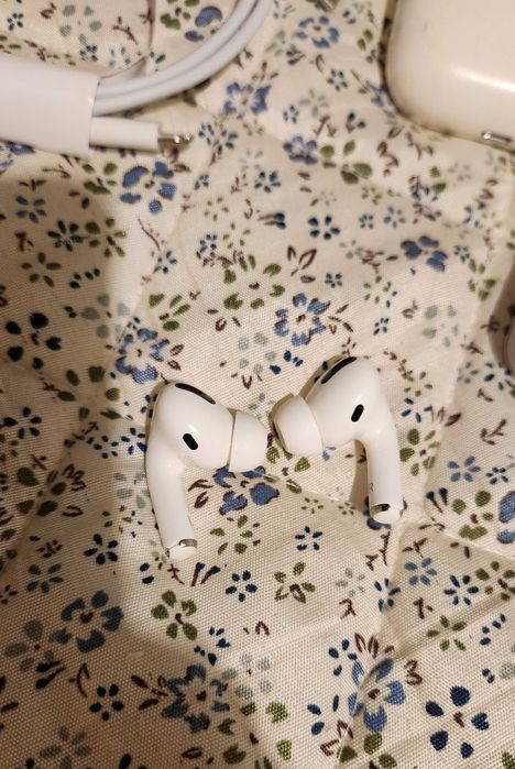 Безжични слушалки Apple AirPods Pro 1