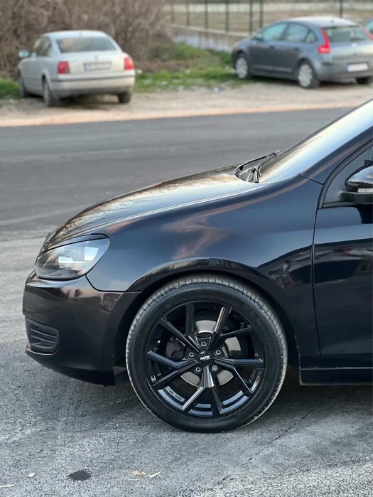 Продавам личния си автомобил