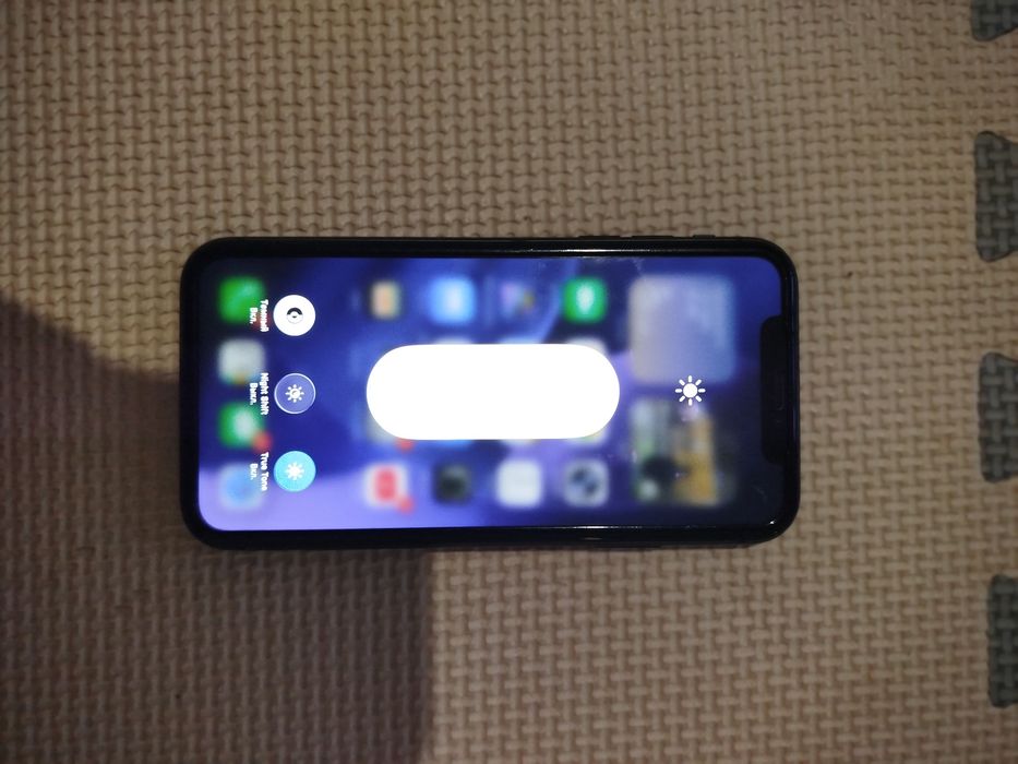 Продам Айфон 11-iphone 11