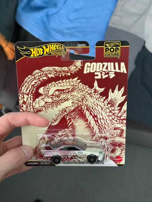 Hot Wheels Pop Culture Godzilla R34 Nissan
