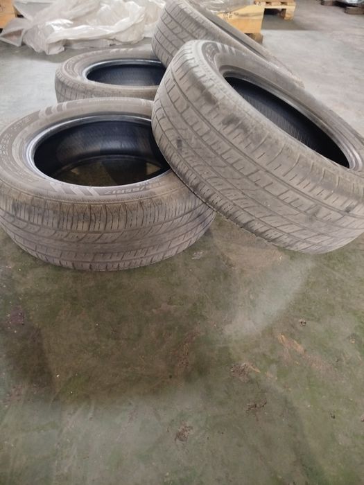 Продам шины б/у .