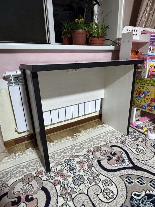 Компютерный(писменный) стол сотилади