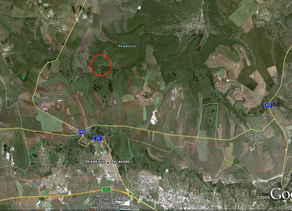 Имот,подходящ за ваканционно селище,имение с езеро,рибарници.