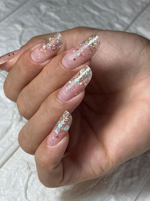 Aplic unghii gel la domiciliu