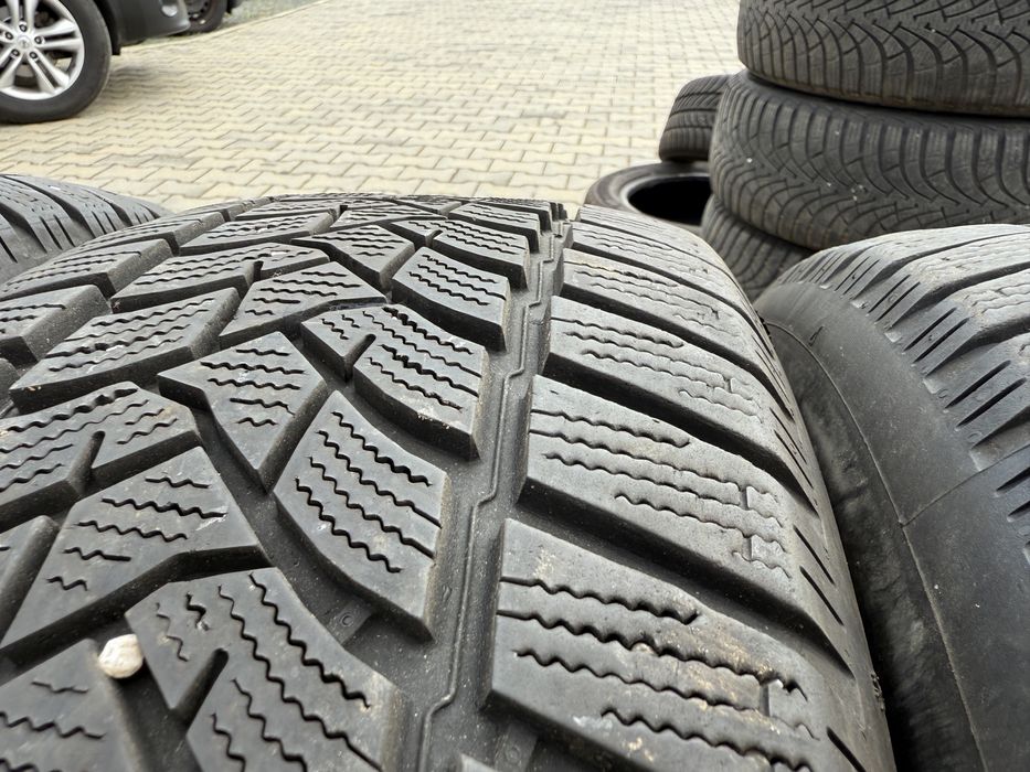 4бр. Отлични Зимни Гуми 215/65R/16 -DUNLOP- DOT:3019- 6,5мм.