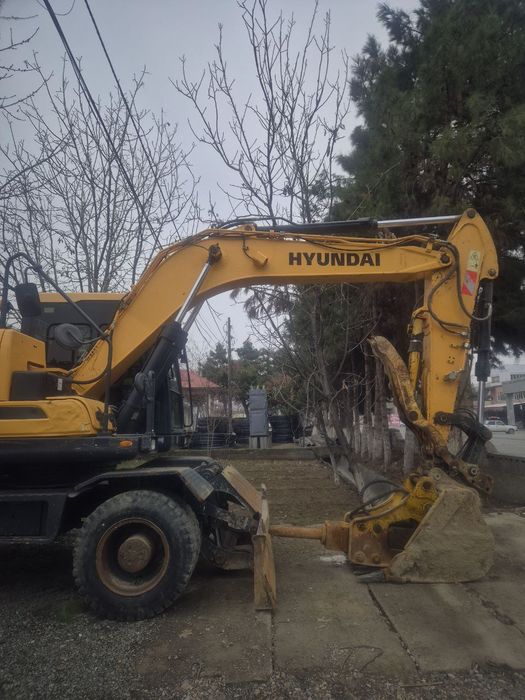 2та аккумулятор янги ковш зублари янги куйилган  орка 4та балон янги