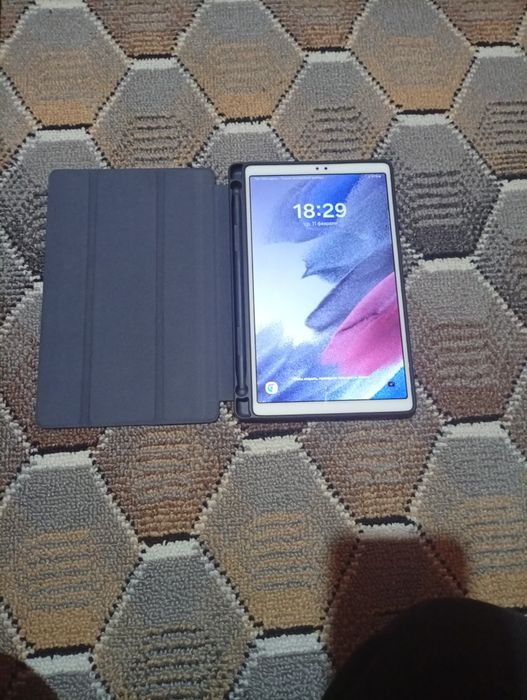 Планшет сотилади