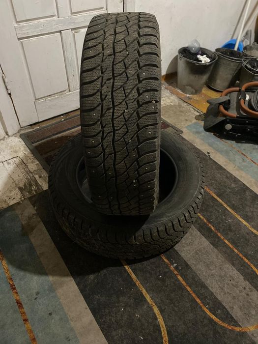 Зимние шины 235/60/18