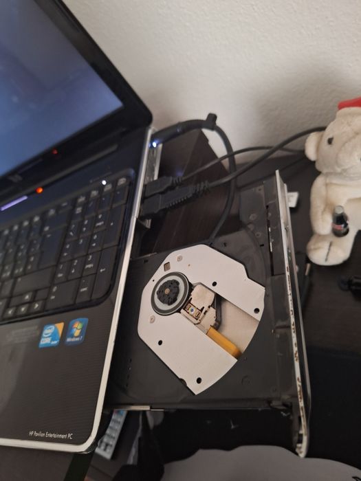 Laptop HP Pavilion DV7-2040US 17.3- Inch Laptop