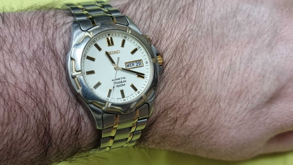 Часовник Seiko Kinetic Titanium Lume Dial