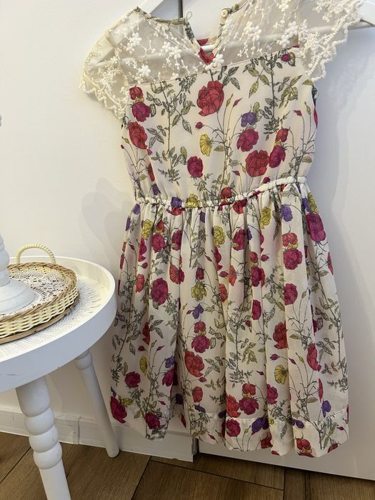 Rochie cu flori 6-7 ani