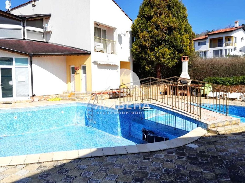 Продава се Къща в с. Оброчище, Област Добрич - 340 кв.м за 706 €/кв.м - Снимка #2