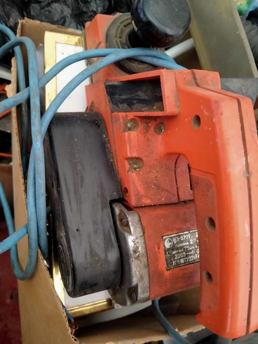 Продам электро-рубанок рабочий  70,000тенге(торг).