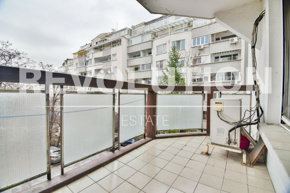 Дава се под наем Четиристаен апартамент в София, Дианабад - 162 кв.м за 920 € - Снимка #13