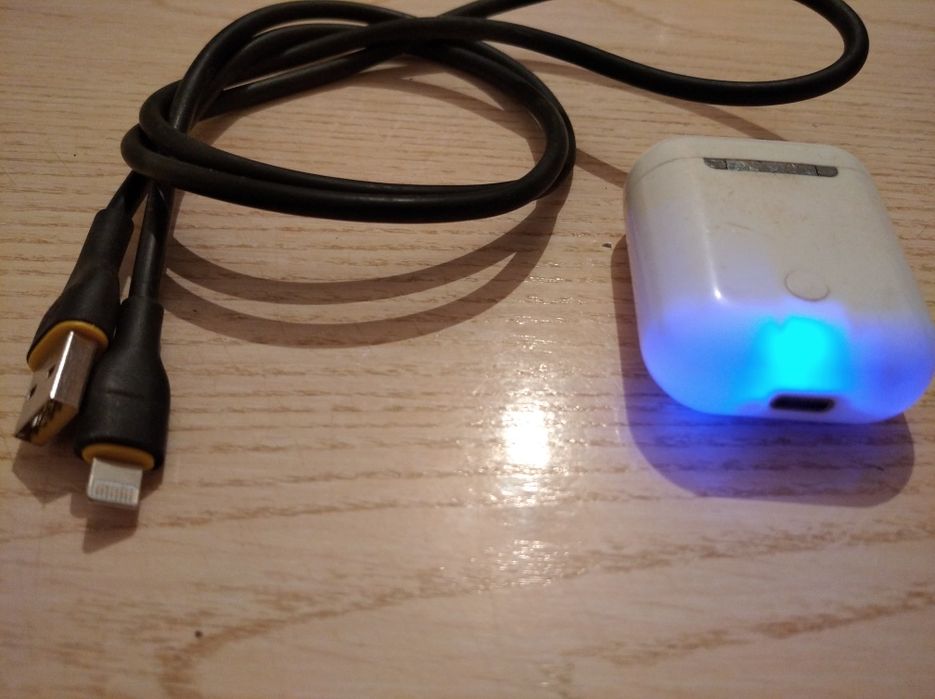 Продам наушник в хорошем состояние