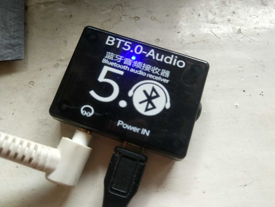 Универсальный Bluetooth 5.0 приёмник  с AUX выходом