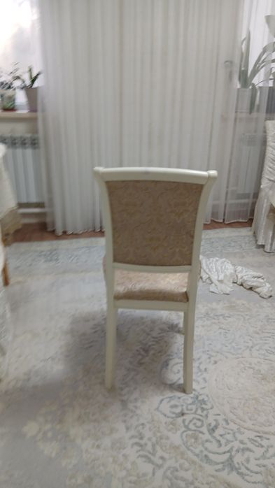 Стульия гостиные