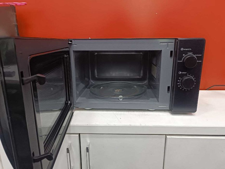 Срочно продам Микроволновку Loretto LM-2303LB